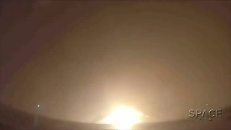 Невдала спроба приземлення ракети falcon 9