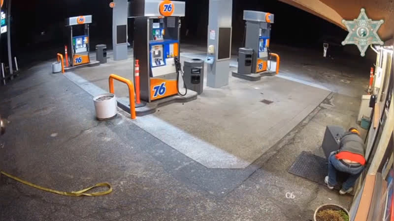 Блейн, вашингтон полицейские округа уотком разыскивают двух мужчин, которые на угнанном автомобиле