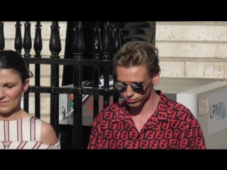 Jamie campbell bower @ paris 4 july 2018 fashion week show fendi juillet