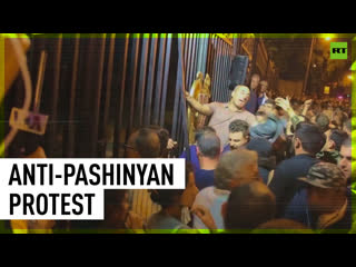 Armenian protesters demand pm pashinyan's resignation