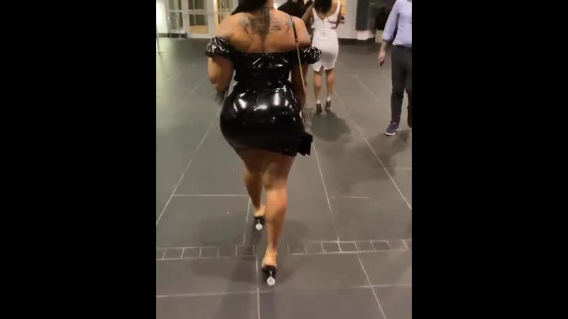 Черная пантера с обворожительным телом в латексном наряде | black kitty for latex fuppy