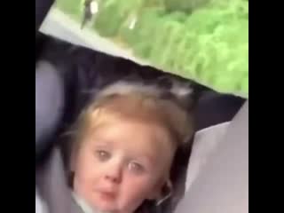 Смущение на лице юной шалуньи