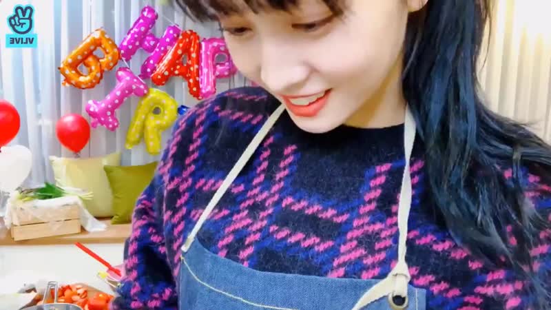 Momo showed a predebut video of misamo dancing