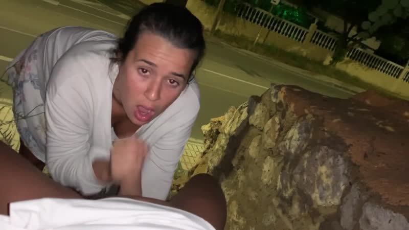 Публичный минет на улице к незнакомому человеку