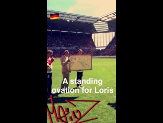 A brilliant gesture prior to kick off for loris karius