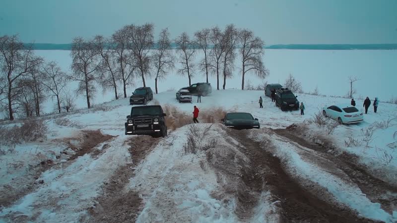 Вот что может mercedes g63 amg против мажоров на porsche cayenne, audi q7, toyota prado, range rover
