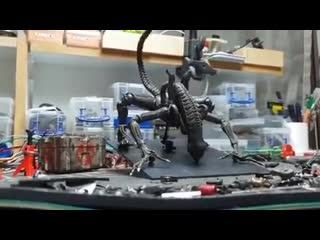 Animatronic xenomorph