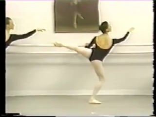 Rond de jambe par terre