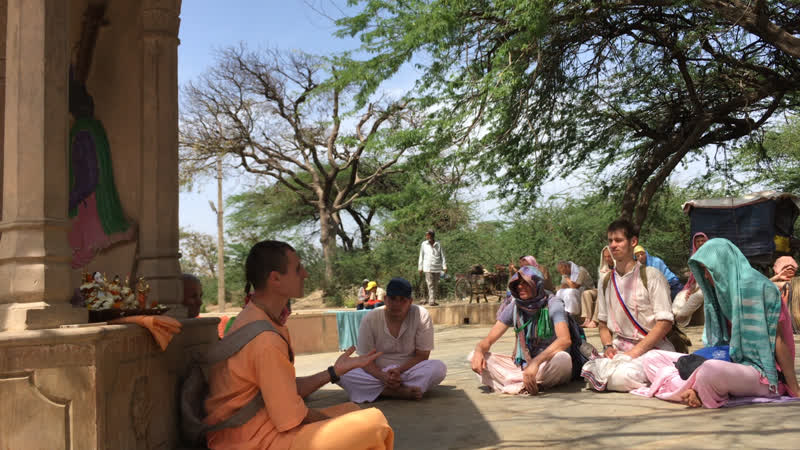 Продолжение парикрамы, сурабхи кунда