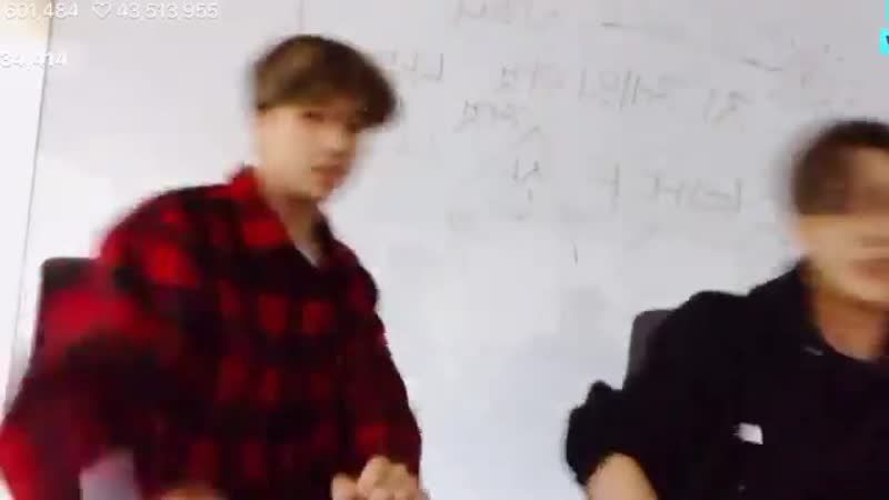 Jisung and jeno please stay still, my arrow of love is missing aim jeno and jisung