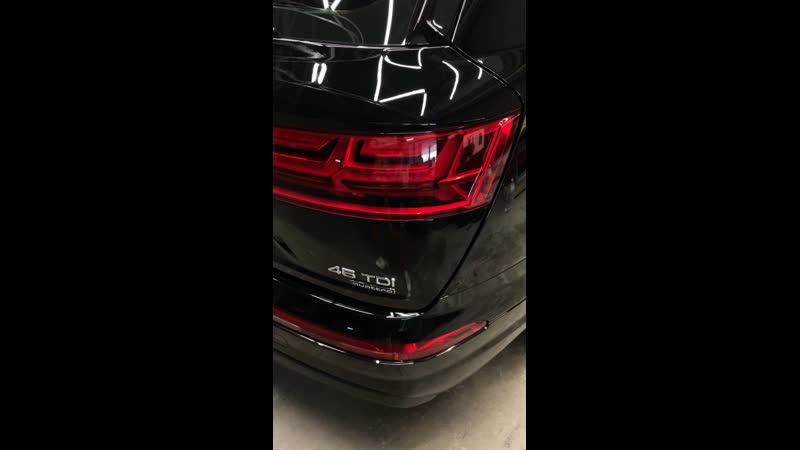 Audi q7 black pearl