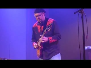Joe bonamassa and greg koch live at the paramount theatre, pt 1 of 6 • wildwood guitars