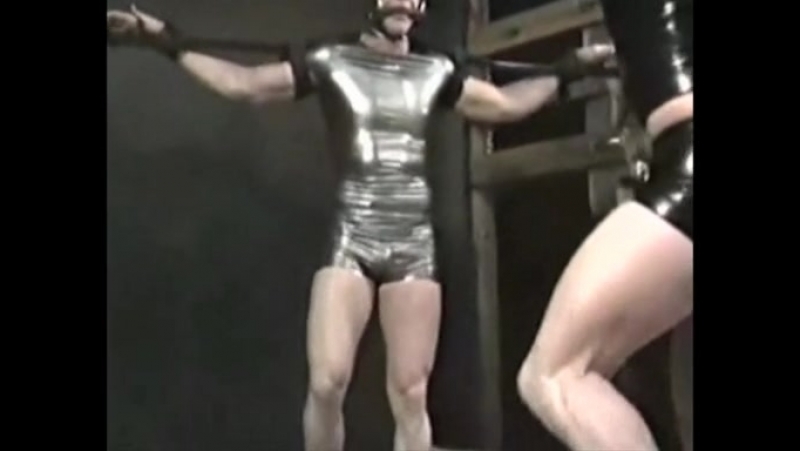 Gachimuchi 本格的ボンデージ・レスリング