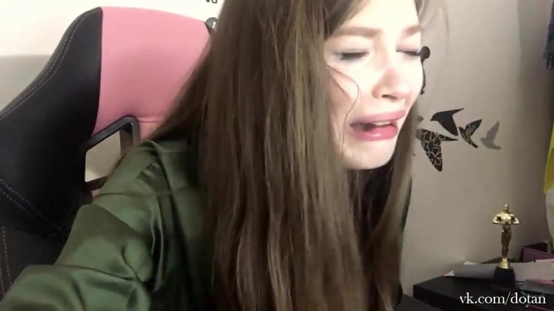 Стримершу карину забанили на твиче!