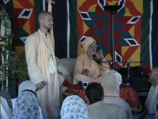 Лекция шрила бхактиведанта нараяна госвами махараджа с русским переводом