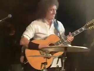 Tpornr hawkins & the coattail riders ft brian may & roger tsexr long away (live in london)