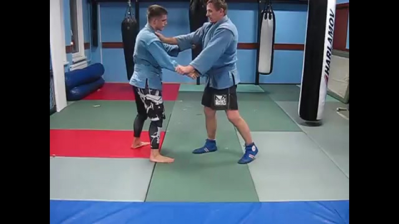 Комбинация молодые бросок захватом за бедро