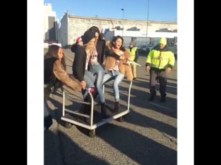 November 27 #bellahadid, #joansmalls, #lilydonaldson and #kendalljenner at jfk airport