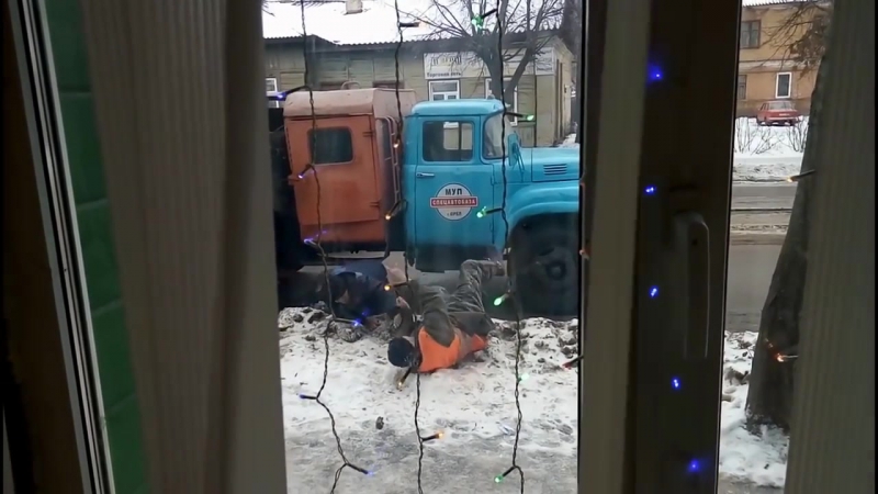 Каждый сотый россиянин признался, что выпивает на работе