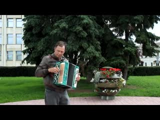 Mother russia iron maiden cover accordion (bayan)