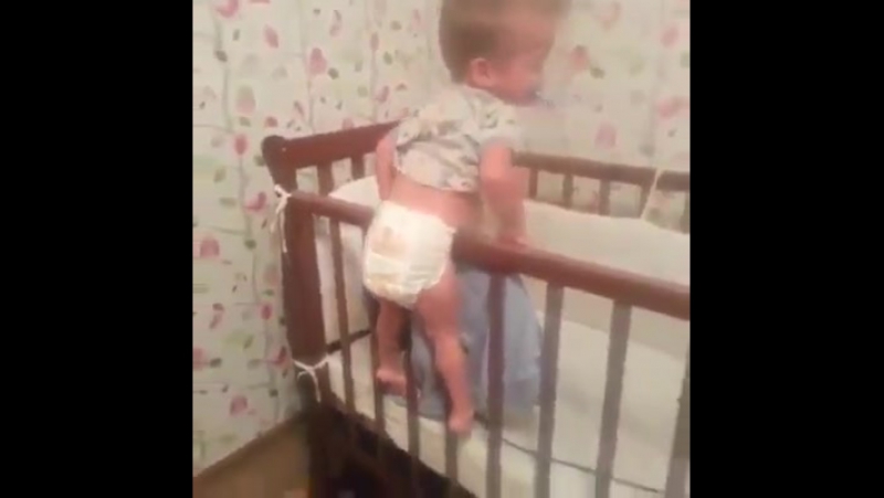 Мимимишечка 👶 акробатический этюд выбрался сам помоги другому 😂😂😂 #преамбуладосуг
