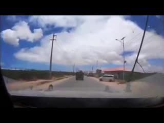 Footage from an italian military vehicle shows the moment an al shabaab svbied