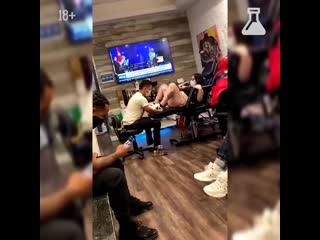 Набил татуироу на вагину, а в благодарность получил строю в лицо