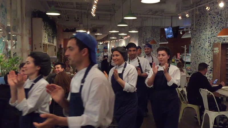 По традиции, заведённой барином более пяти лет назад, челядь обязана ликовать по окончании трудодня спб 2019г