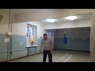 Удары левой и правой рукой