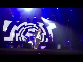 Atif aslam "hum kis galli" live in concert at de montford hall leicester 6/05/2017