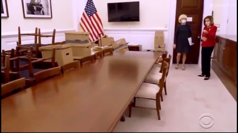 «три магнитофона, три кинокамеры заграничных, три портсигара отечественных, куртка замшевая три!» нэнси пелоси