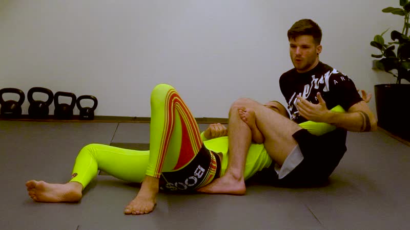 Tum energia how to do a reverse triangle from the back