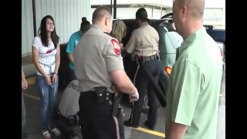 Суд и отпраа на трое суток в тюрьму техасских прогульщиц