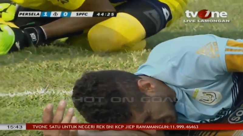 Индонезийский голкипер погиб после столкновения с одноклубником