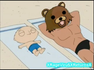 Стьюи и педобир на пляже