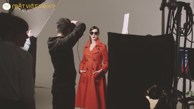 Hậu trường chụp ảnh anne hathaway đại diện thương hiệu bolon eyewear