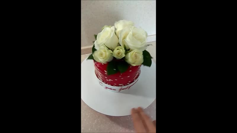 Муссовый тортик с живыми цветами