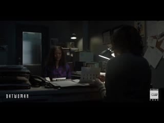 Batwoman 2x01 sneak peek whatever happened to kate kane javicia leslie series