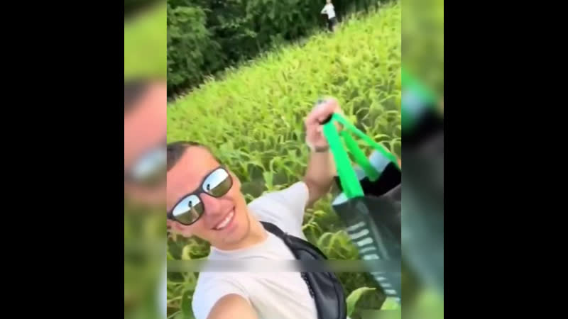 Украинцы сняли на видео как наворовали кукурузы у пшека и поделились этим в сети