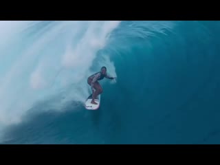 Vahine fierro at teahupo'o