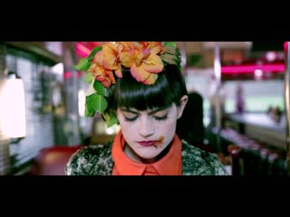 Wooden constructions punch in the face