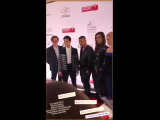 Video darren criss with hamish bowles, olivier rousteing, alessandra ambrosio and sasha lush at the love ball arabia red carpet