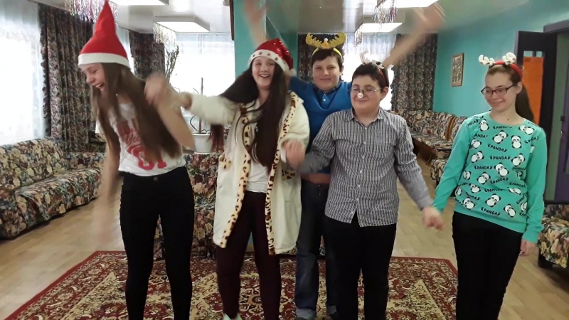 Поклон тинсов после рождественского спектакля