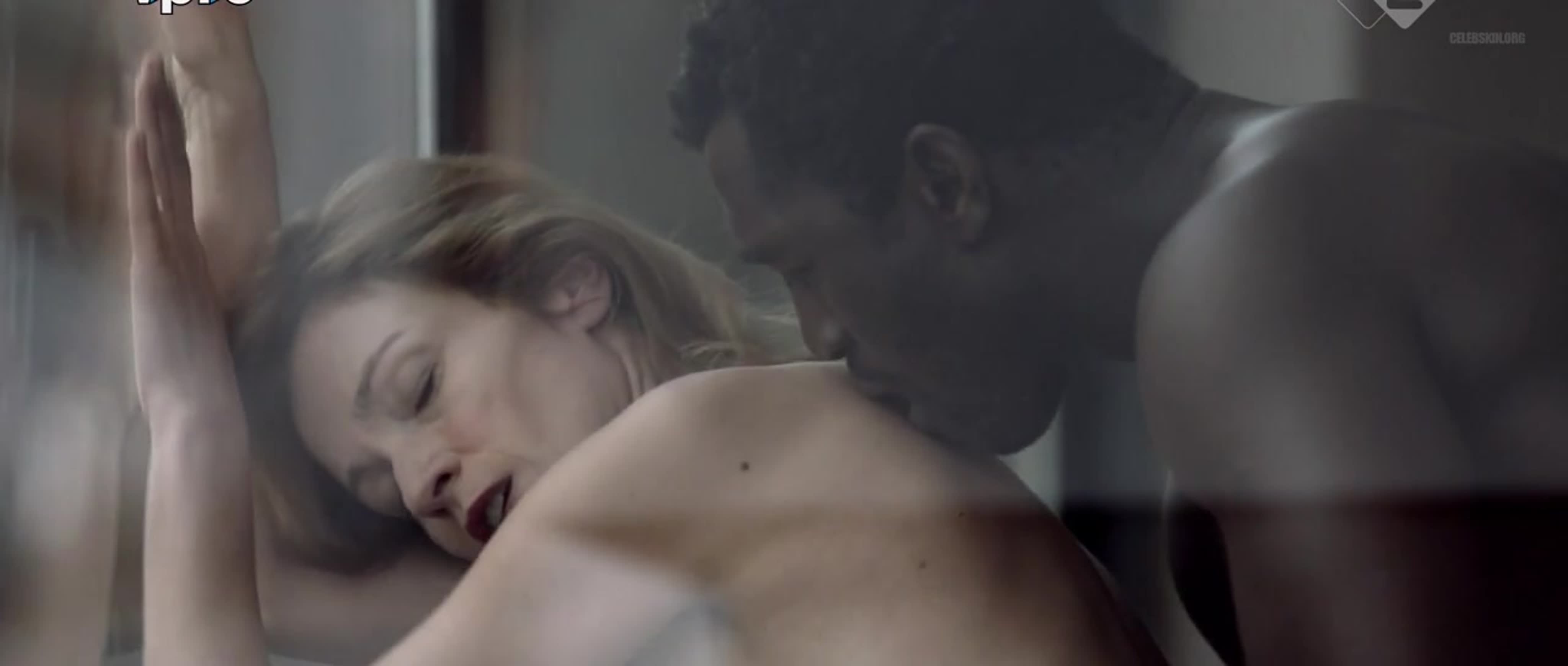 Қынаптың ішін көрсететін HD порно