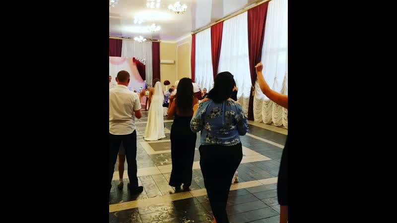 Свадьба бросание букета