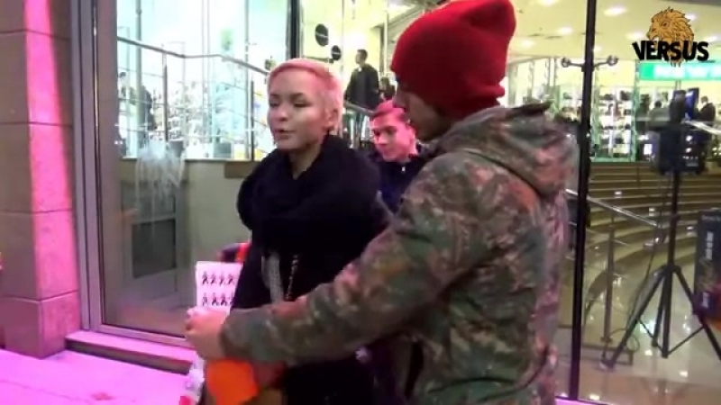 Пока тесак сидит ненси малиновая натравила своего ебаря на противника курения