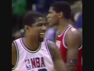 Magic johnson is pumped up while describing oscar’s game in #nbaallstar⁠⁠ weekend 🎩