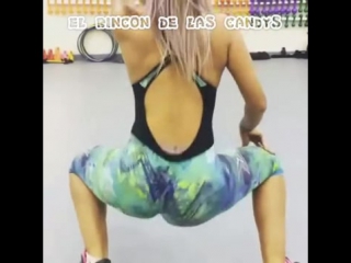 Girls Are Young And Beautiful Dance, Youthful And Attractive College Girl Dancing 
