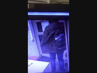 Вооружённый феном бандит ограбил женщину в одинцово