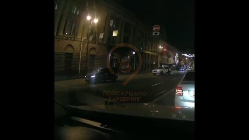 Каршеринг дал в попу